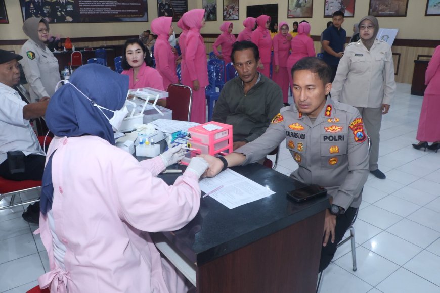Bakti Kesehatan Polres Blitar Kota Pererat Kedekatan dengan Masyarakat