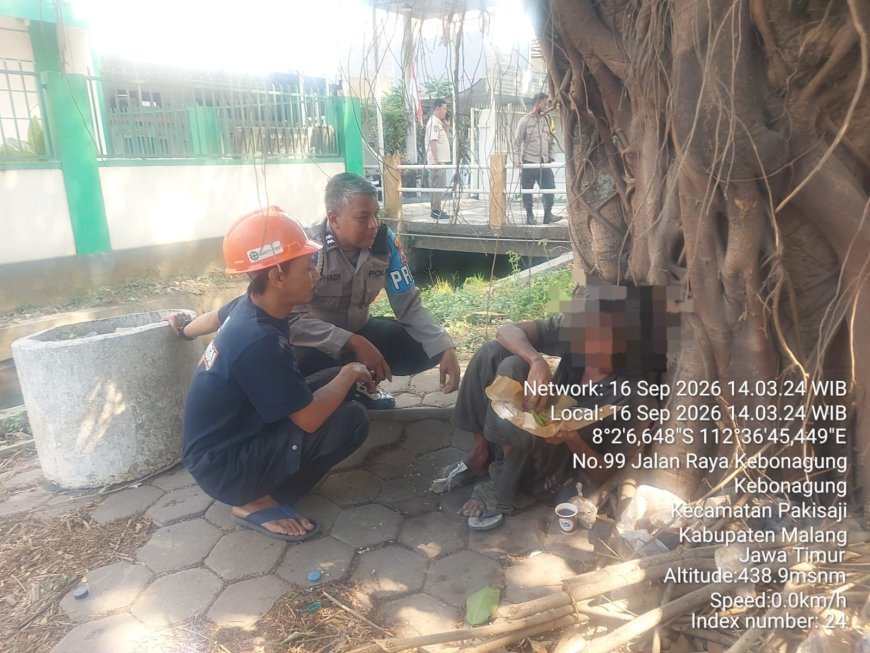 Pria Diduga ODGJ Lempari Pengendara dengan Batu di Malang, Polisi Datang